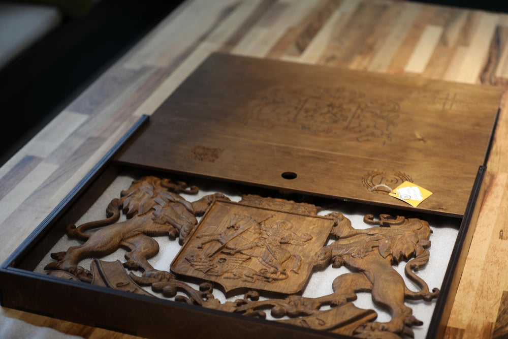 Coat of arms of Georgia made of oak 60 cm